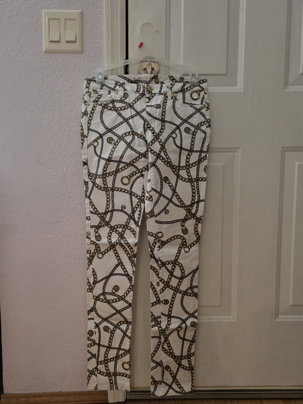 NWOT- Michael Kors Size 0 White Pants with Gold and Black Chain Print